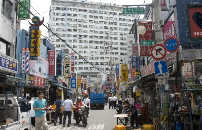 kirk pedersen urban asia photographs    Chungmu, Seoul   2008