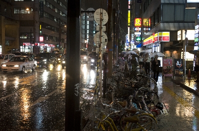 kirk pedersen urban asia photographs    At Night, Osaka   2008